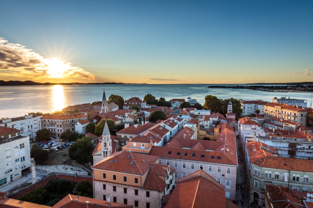 Com mais de três mil anos de história, Zadar é um dos principais destinos da Croácia. Foto: Christian Schwier/Fotolia