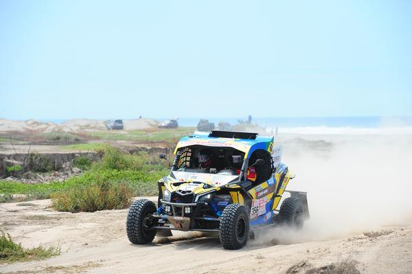 Reinaldo Varela e Gustavo Gugelmin com o UTV Can-Am Maverick X3 no Rally Dakar 2018. Crédito: Gustavo Epifanio/photosdakar.com