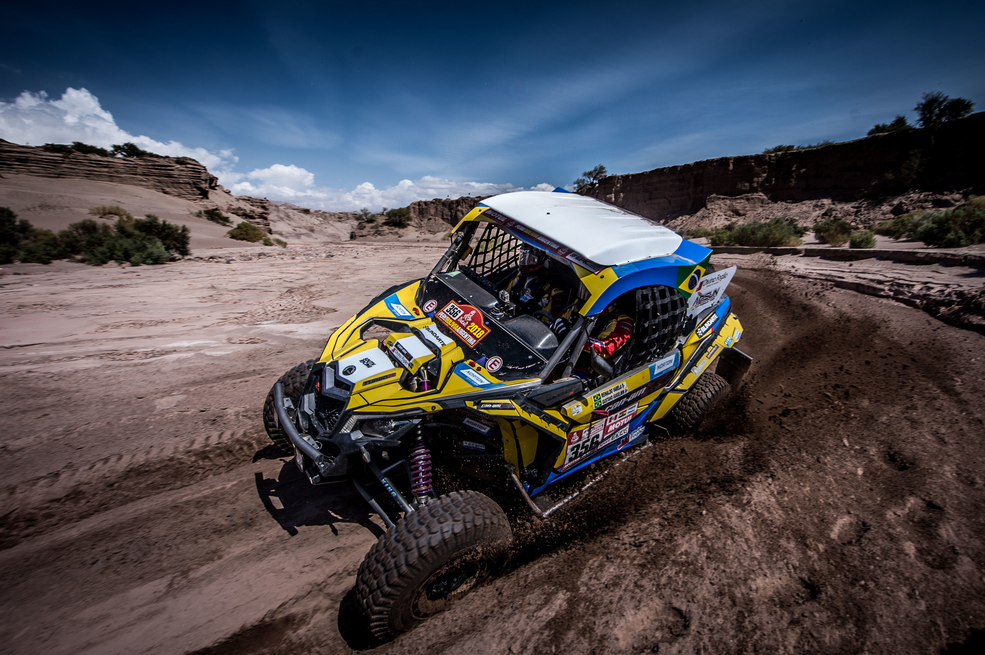 Reinaldo Varela e Gustavo Gugelmin com o UTV Can-Am Maverick X3/ Foto: José Mário Dias