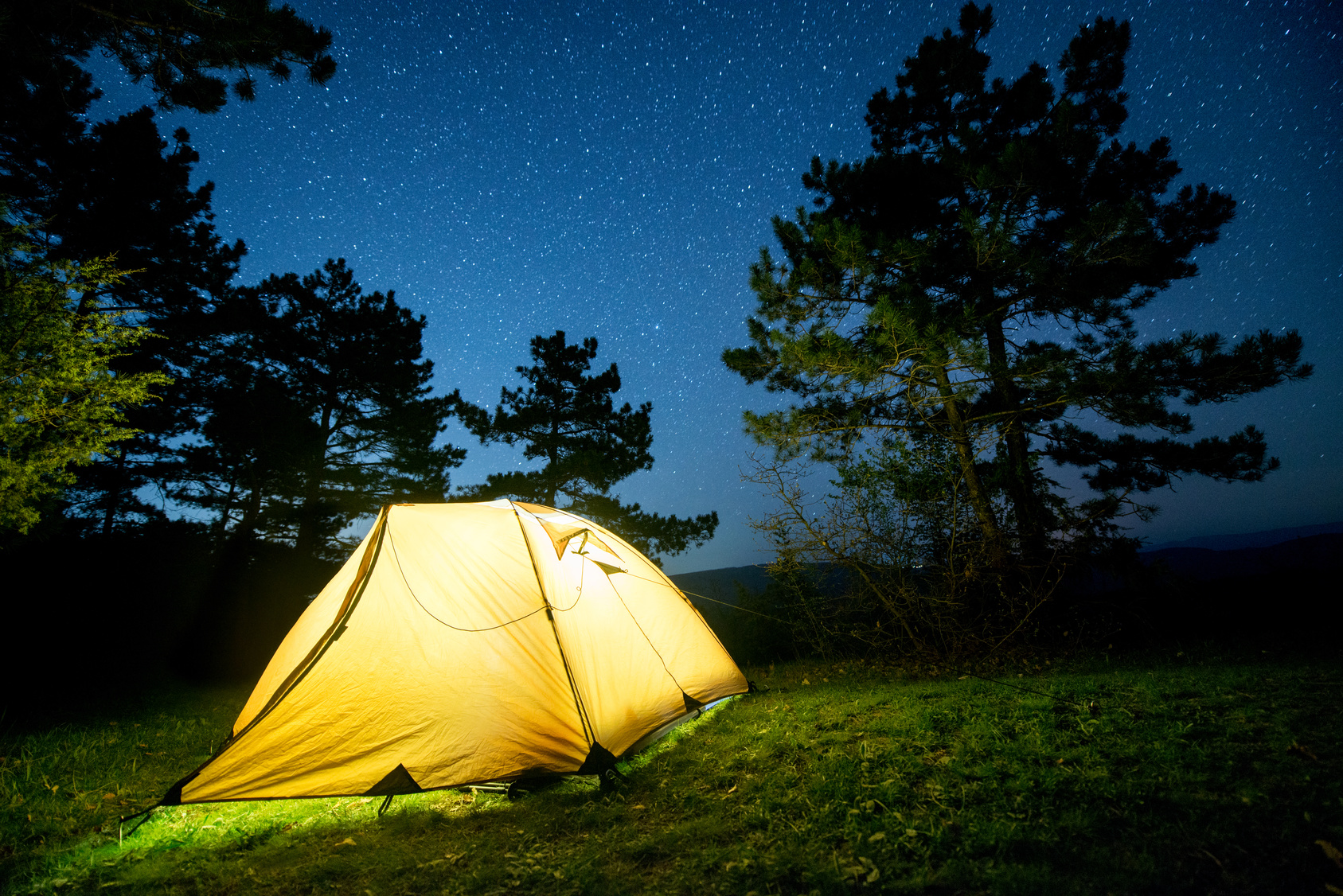 Que tal acampar para apreciar de maneira ainda melhor o céu estrelado? Foto: Miracle Moments/Fotolia