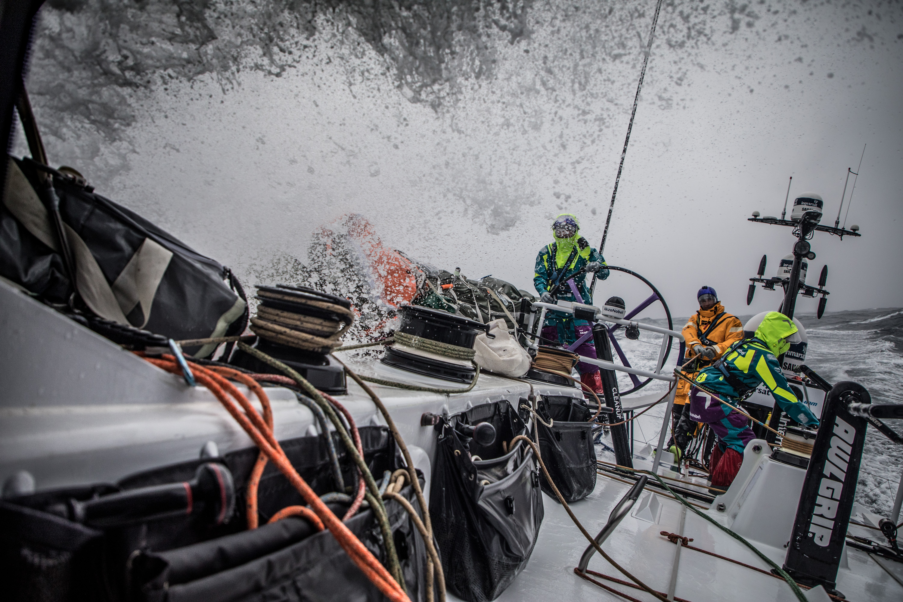 Os barcos estão aproveitando as condições de vento no Atlântico durante a nona etapa da regata Foto: Divulgação