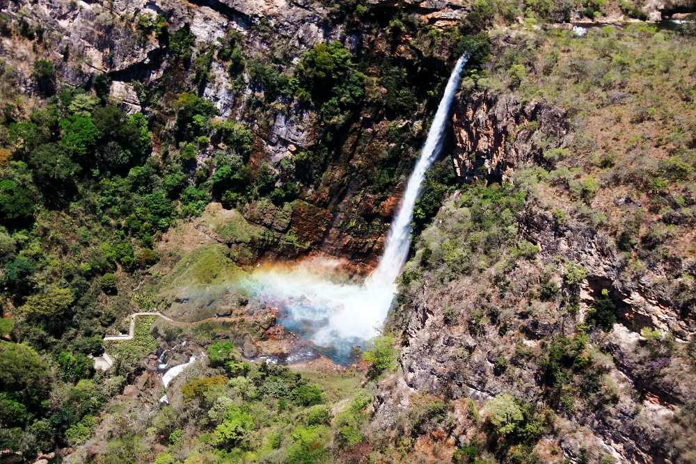 Vista aérea do Salto do Itiquira. 168 metros de queda livre, a única para visitação e terceira maior do Brasil Foto: Eduardo Andreassi