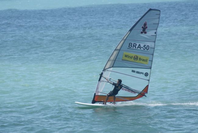 Biel já está de olho no título mundial de windsurf (foto: Divulgação/ Cicero Junior )