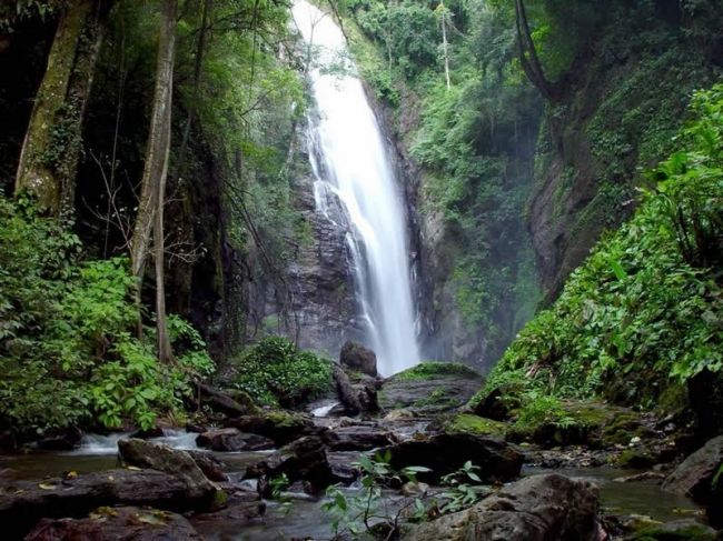 Cachoeira tem 53 metros de altura (foto: Divulgação)