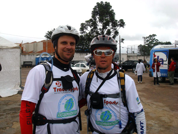 Daniel e Rodrigo na primeira etapa do Extremaventura (foto: Arquivo pessoal)
