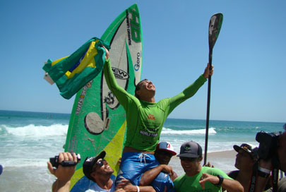 Leco Salazar leva o mundial de SUP no Brasil (foto: Marilin Novak)