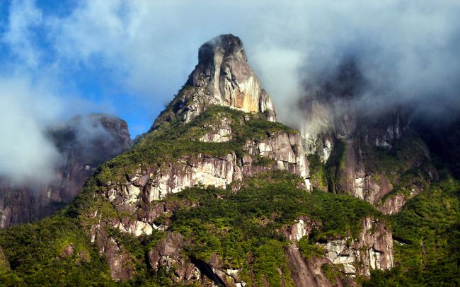 Montanha no Marumbi  no Paraná  estado que acabou de ter a lei sancionada (foto: Gustavo Simianer Procat)