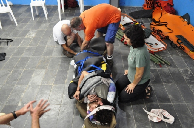 Os cursos ensinam técnicas de resgate para diferentes níveis (foto: Davi Marski)