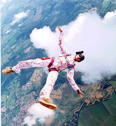 Alex durante salto no ano 2000 (foto: Divulgação)