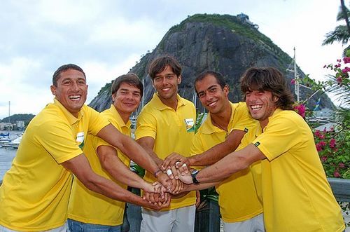 Os cinco brasileiros escolhidos para  seletiva final (foto: Marco Yamin)