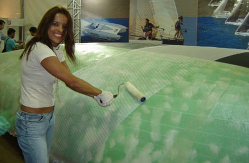 Izabel Pimentel prepara o barco para a travessia (foto: Divulgação)