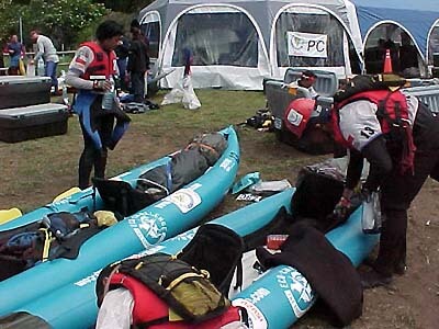 No PC11 equipes ainda se preparam para enfrentar o rio (foto: Gustavo Mansur)